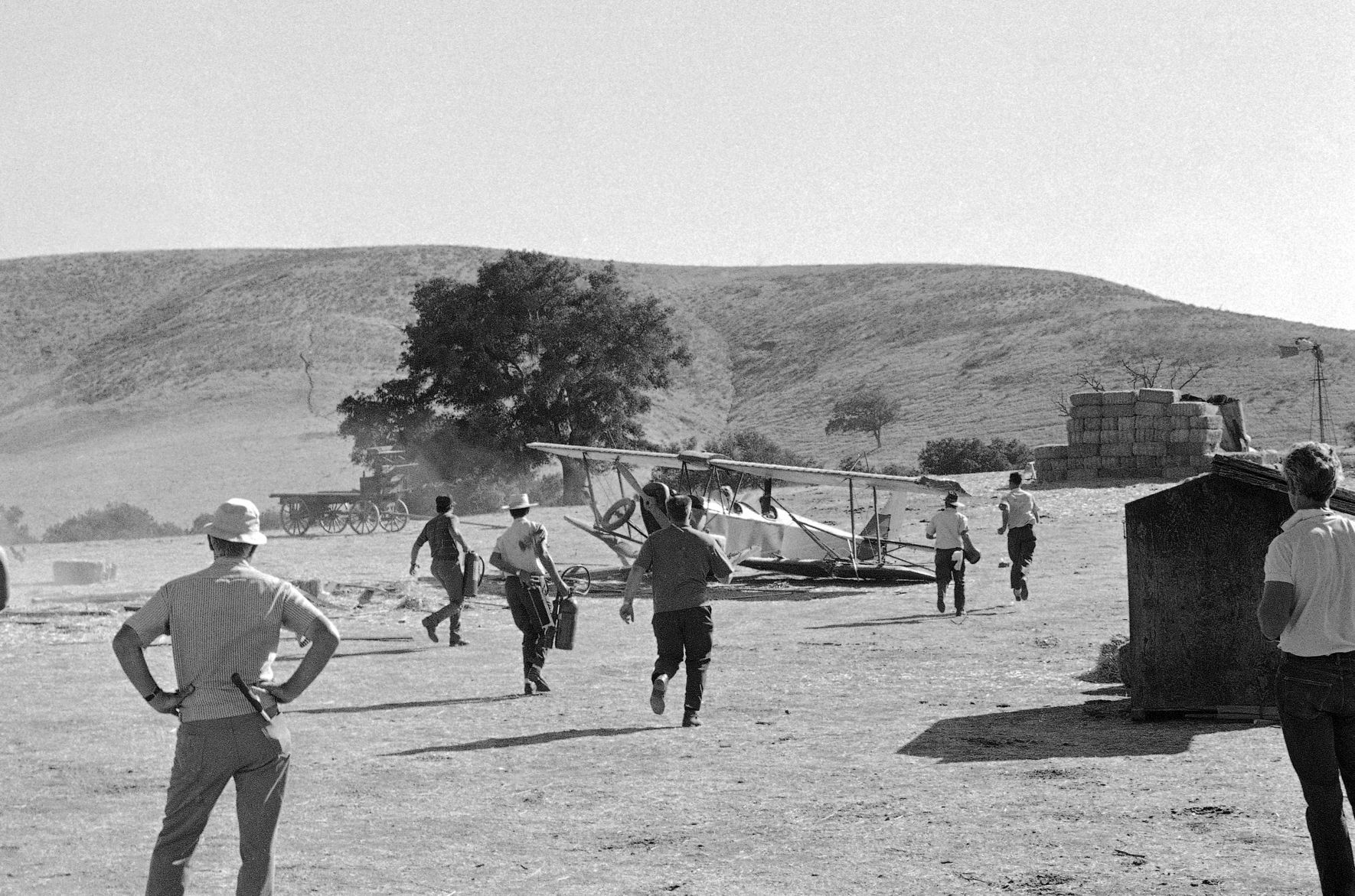 1971: Stunt Pilot Crashes Biplane